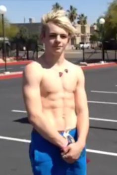 Ross lynch having fully naked sex