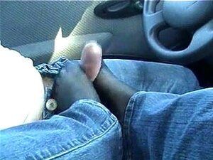 Footjob voiture